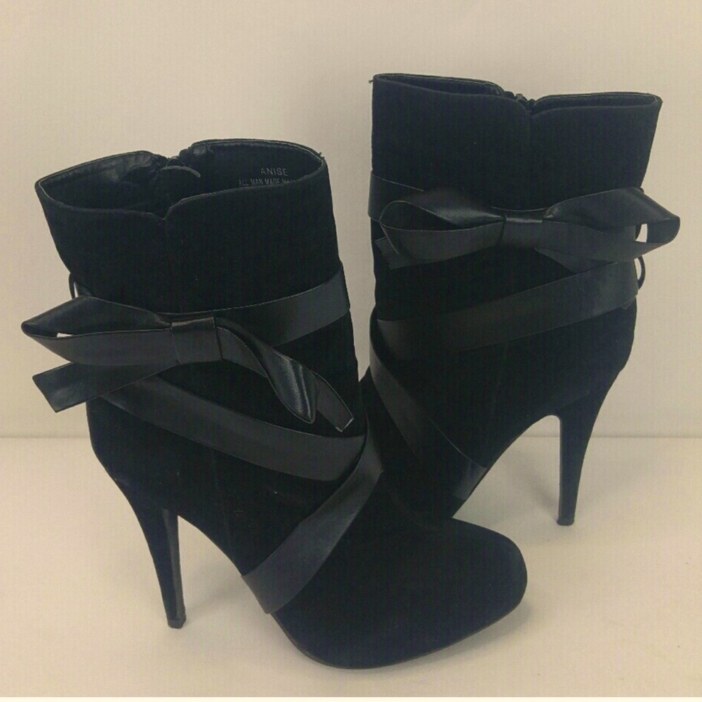 Shoe Dazzle Elegant Black Ankle Booties